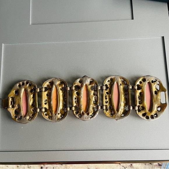 Vintage Selro Confetti Pink Faux Opal Pearl GoldTone Panel Bracelet Earr… - Picture 5 of 13